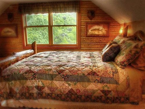 The Log House Lodge Три-Риверс Номер фото