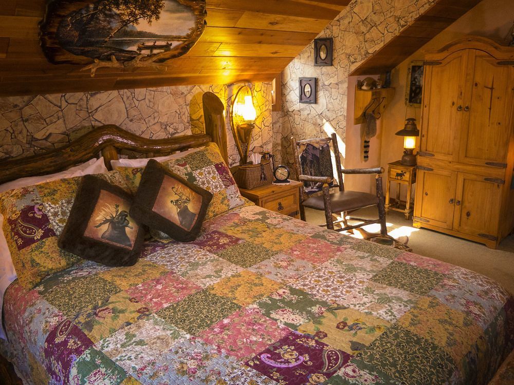 The Log House Lodge Три-Риверс Экстерьер фото