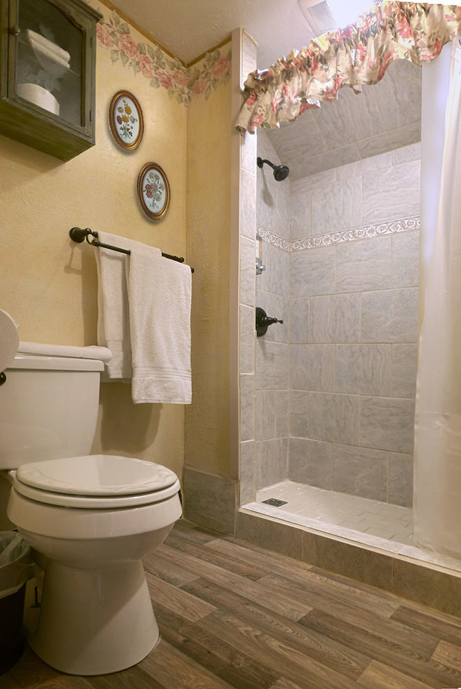 The Log House Lodge Три-Риверс Экстерьер фото