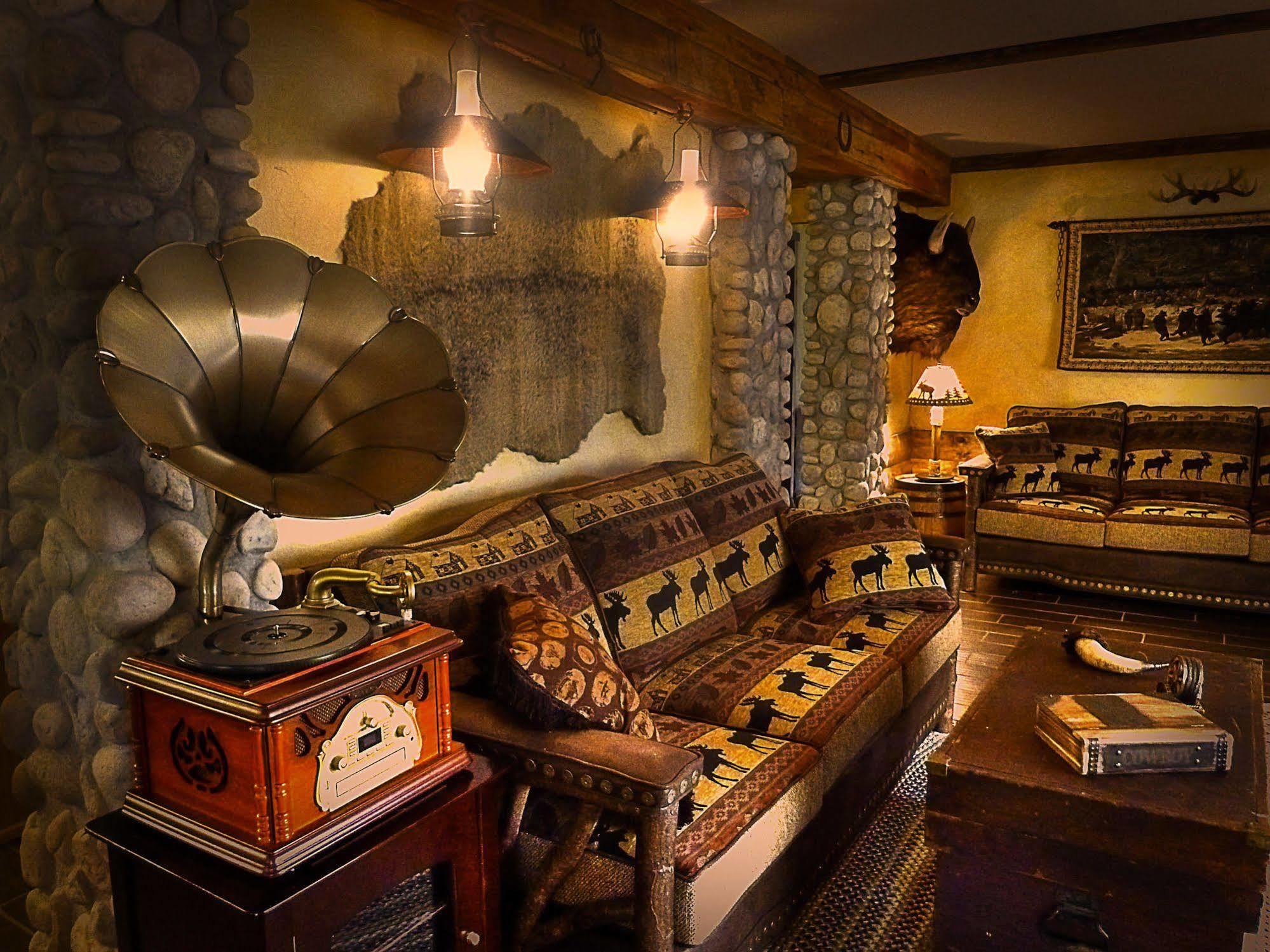 The Log House Lodge Три-Риверс Экстерьер фото